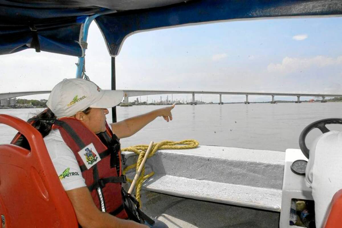 Durante el recorrido por las rutas ecoturísticas, los guías de Zamorena resaltan las cualidades históricas y ecológicas de cada lugar por el que pasan. (Foto: Édgar Pernett/VANGUARDIA LIBERAL)