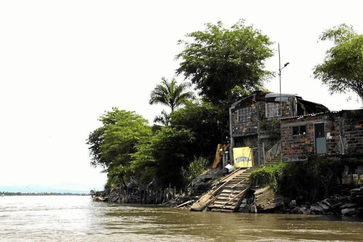 Luego de cuatro años de la tragedia en Puerto Águila y Puerto Playas algunas familias continúan viviendo en las casas que son consideradas de alto riesgo. (Foto: Édgar Pernett/VANGUARDIA LIBERAL)
