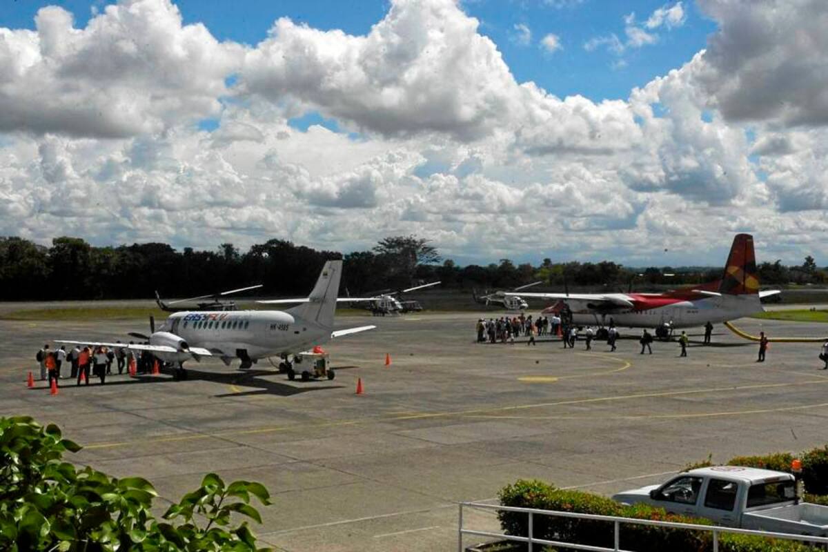 Los horarios de los vuelos que pernoctan en el aeropuerto Yariguíes de Barrancabermeja podrían verse afectados por el ‘plan tortuga’ adelantado por los controladores aéreos a nivel nacional. (Foto: Archivo/VANGUARDIA LIBERAL )