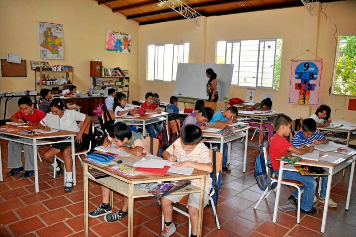 El problema de la disminución de matrícula en el área rural del departamento, no ha permitido que la Secretaría de educación nombre docentes por contrato en algunas poblaciones de la provincia comunera como en el bajo Simacota. (Foto: Luis Fernando Martínez Vargas/VANGUARDIA LIBERAL)