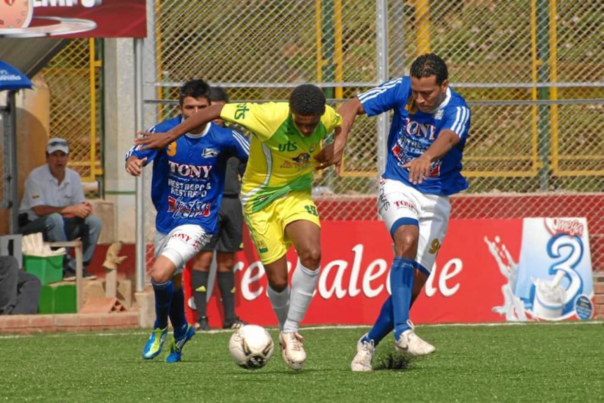 Este fin de semana se cumplirá la segunda fecha del 30° Torneo de la Cancha Marte, en el estarán varios futbolistas que hacen parte de la Liga Postobón. (Foto: Jaime Del Río / VANGUARDIA LIBERAL)