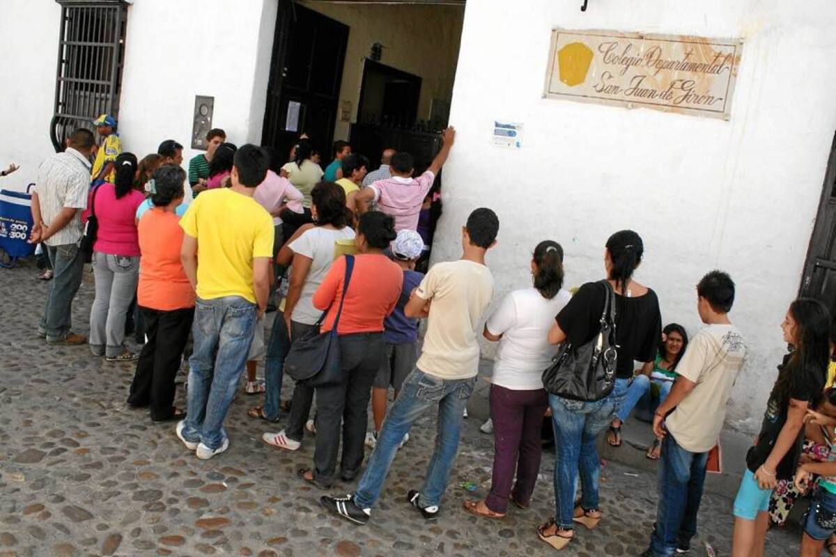 Las matrículas están abiertas en los colegios oficiales de Girón. (Foto: Mauricio Betancourt/VANGUARDIA LIBERAL)