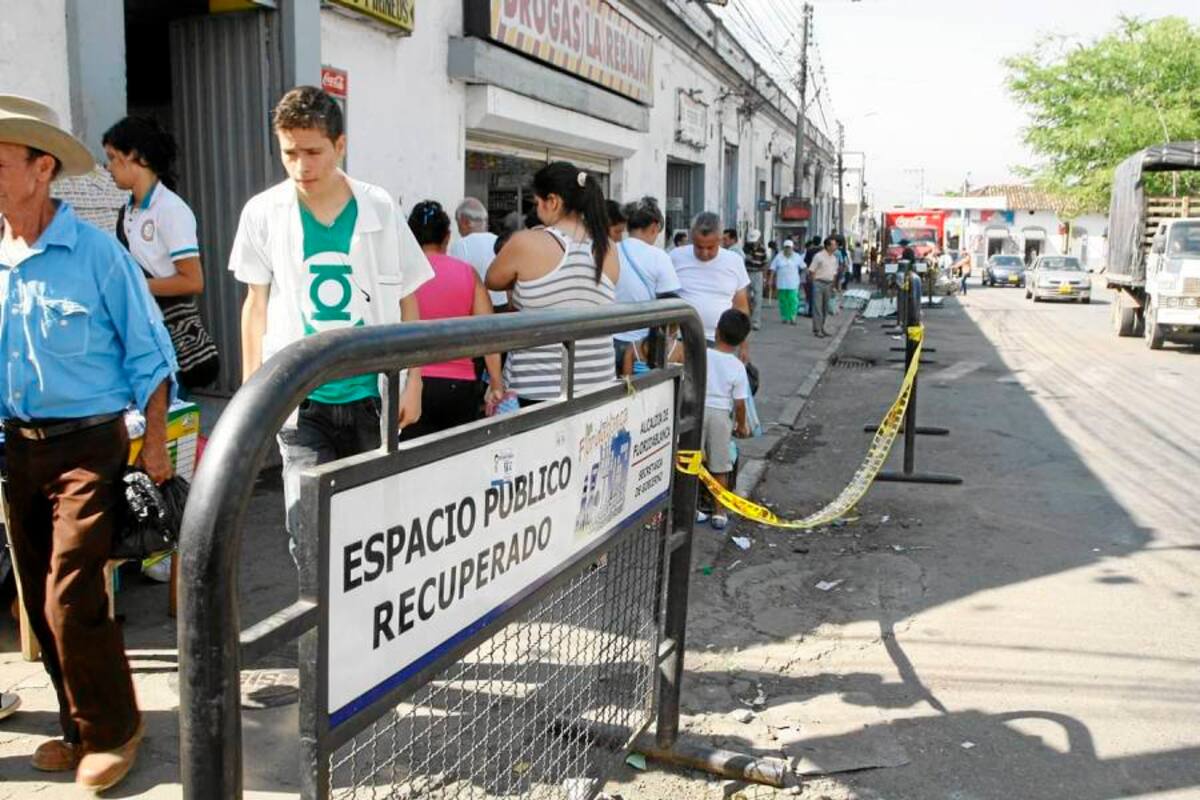 Vendedores vuelven a la Plaza de Mercado de Floridablanca (Foto: César Flórez/VANGUARDIA LIBERAL)