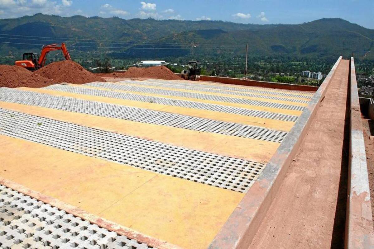 La obras de construcción del Parque Ecoturístico religioso del cerro La Cantera, avanza con la construcción de su primera fase que tiene una inversión calculada en cinco mil millones de pesos. (Foto: Mauricio Betancourt/VANGUARDIA LIBERAL)