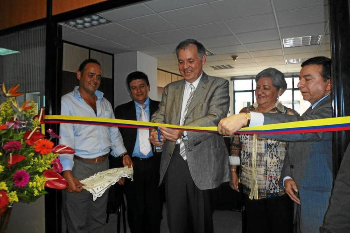 Al acto de inauguración de las instalaciones de la Procuraduría Provincial de San Gil asistieron diferentes autoridades militares, políticas y educativas tanto de Socorro como de ‘la perla del Fonce’. (Foto: Nancy Acuña R /VANGUARDIA LIBERAL)