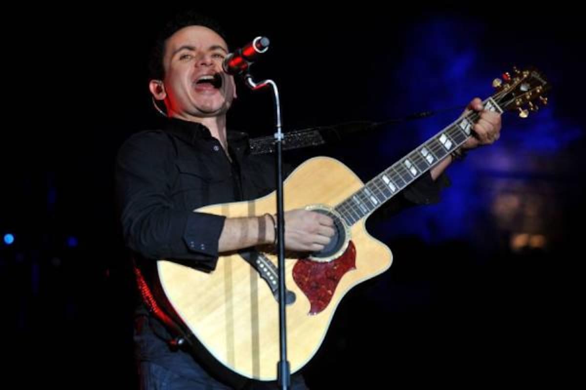 Después de casi dos años de gira y 25 países visitados con su gira "Gratitour", Fonseca grabó su primer concierto en vivo. Fue realizado en Bogotá ante 35,000 espectadores en agosto pasado como cierre del Festival de Verano.