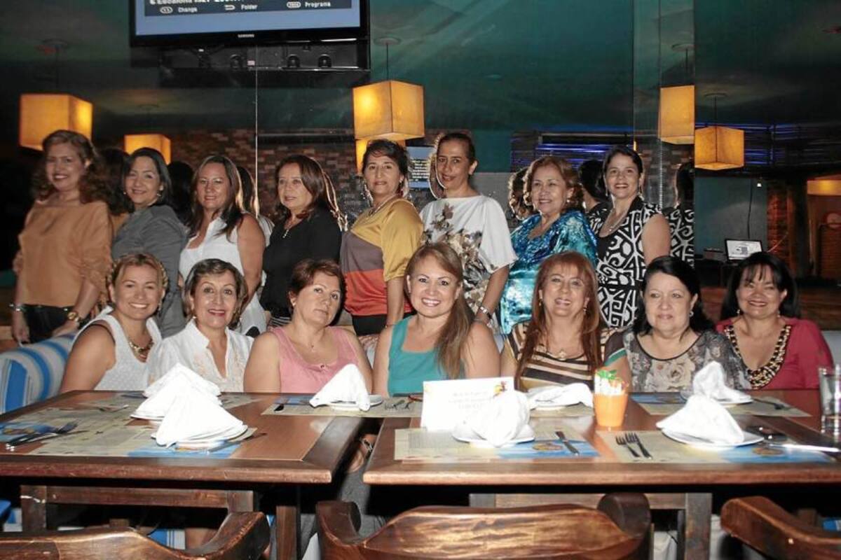 Dulce Ardila, Isabel Correa, Patricia Acevedo, Nora Rodríguez, Sonia Guerrero, Bertha Castro, Luz Marina Rojas, Claudia Moreno, Sandra López, Ingrid Cruz, Imelda Niño, Luz Marina Garrido, Fabiola Cepeda, Doris Manrique y Sandra Leal. (Foto: Javier Gutiérrez/VANGUARDIA LIBERAL)