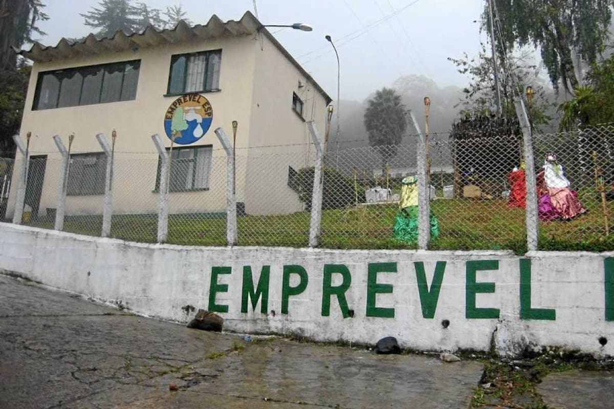 La empresa de servicios públicos de Vélez, Emprevel, realizará mañana sábado una jornada de aseo a las instalaciones. (Foto: Archivo/VANGUARDIA LIBERAL )