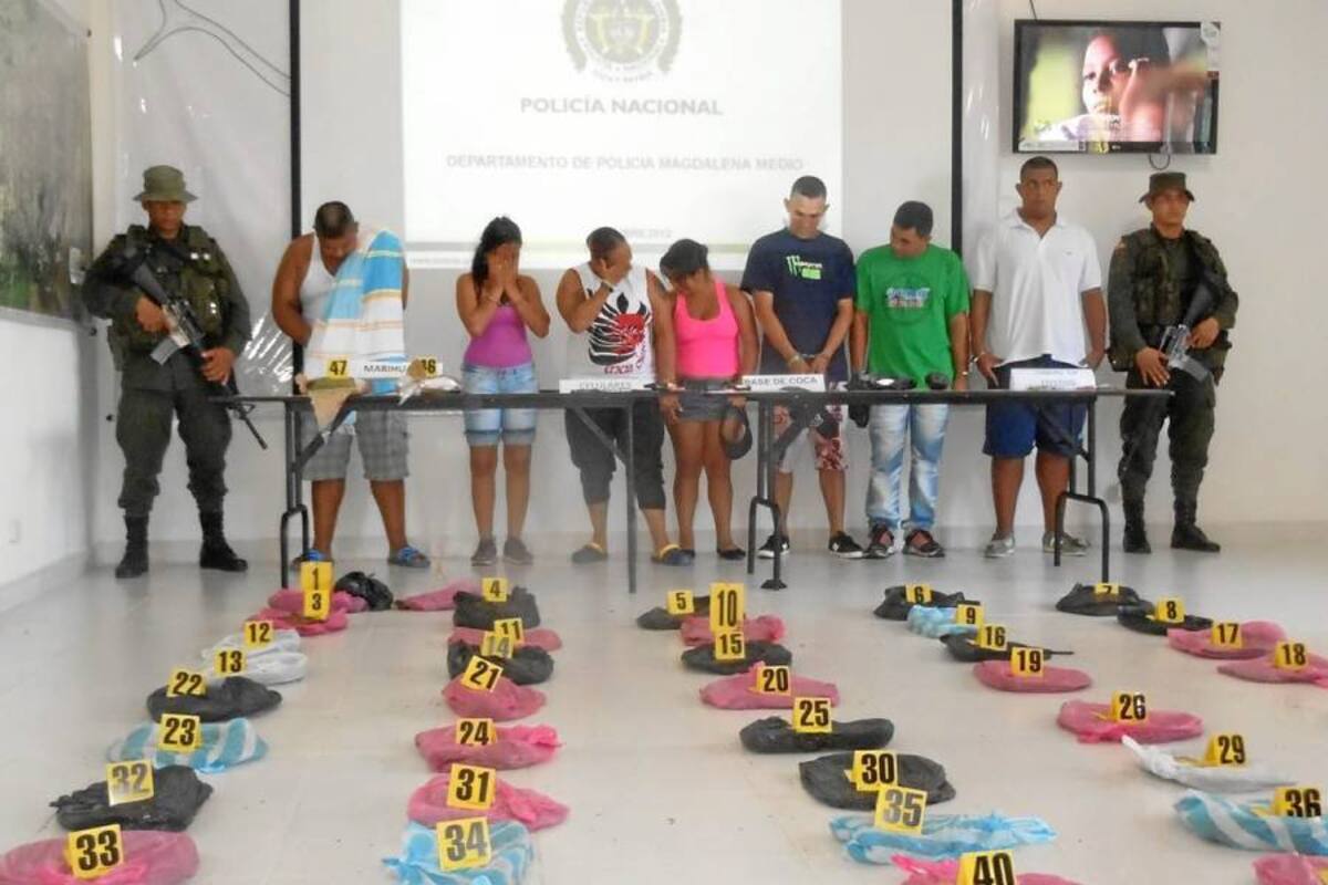 Las personas capturadas y el estupefaciente incautado fueron dejados a disposición de la Fiscalía Seccional de Puerto Berrío. (Foto: Suministrada/VANGUARDIA LIBERAL)