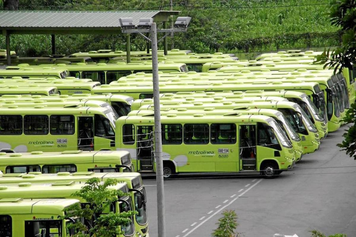 Hay 25 buses de Metrolínea que siguen sin tarjeta de operación
