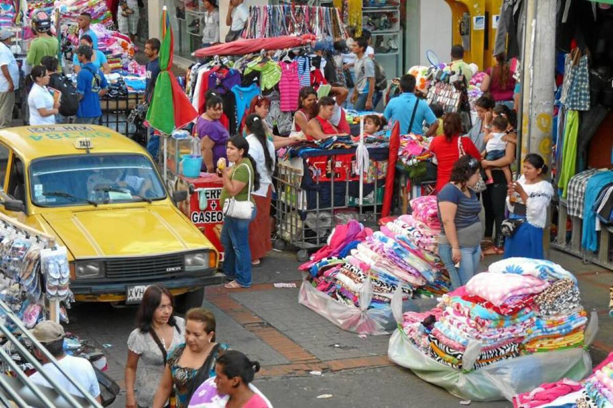Pese al nuevo plazo acordado con los vendedores ambulantes, no se descarta que el próximo 15 de enero surjan nuevas voces de protestas. Al respecto, el mandatario de los bumangueses, Luis Francisco Bohórquez, reconoció haber entregado su “principio de buena fe a las personas que han asumido ese compromiso con el Gobierno Municipal”. (Foto: Archivo/VANGUARDIA LIBERAL)