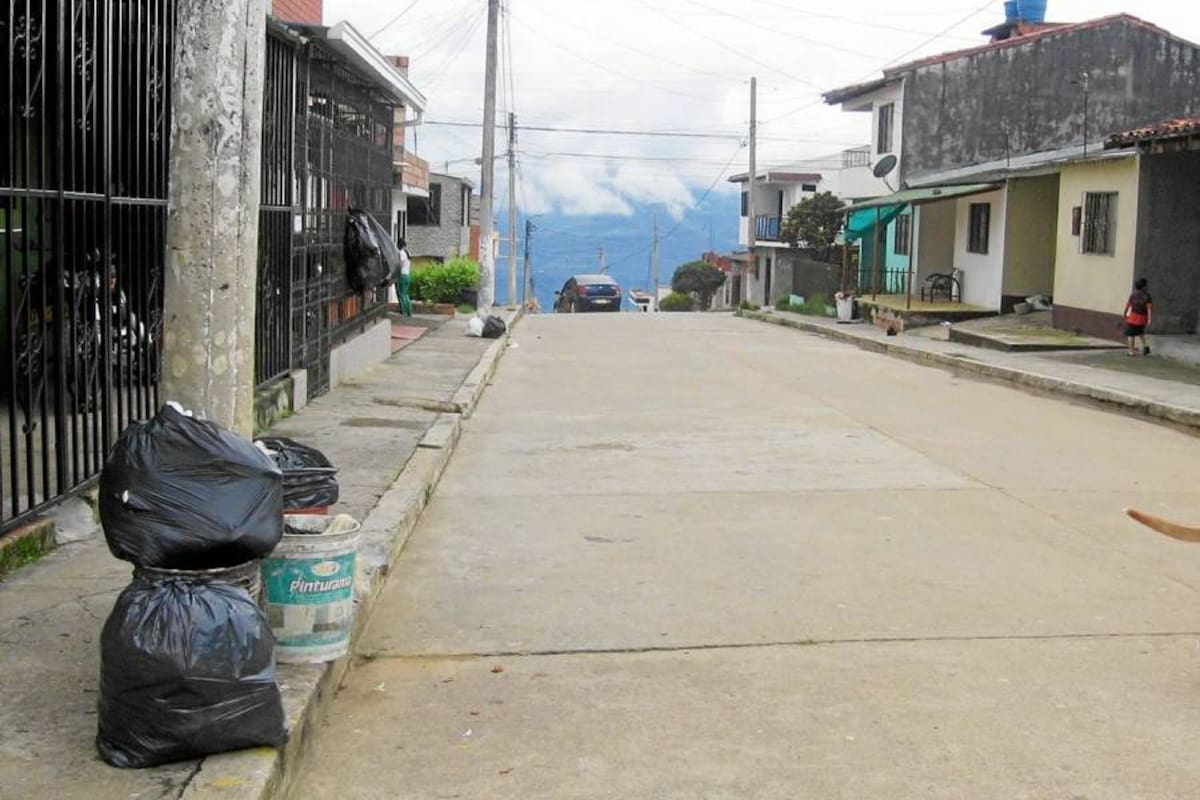 En los meses de diciembre y enero se han reportado varios retrasos en el horario de recolección en las rutas del Socorro, por parte de la empresa de aseo Sespa Santander, pero se cuenta con un sitio dónde disponer. (Foto: Nancy Milena Gómez /VANGUARDIA LIBERAL)