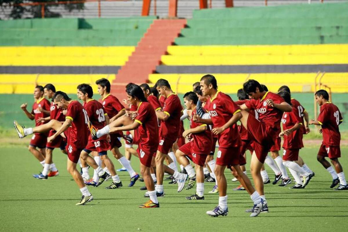 Real Santander se medirá esta tarde ante Barranquilla FC, con la única intención de sumar su segunda victoria en la presente temporada en el Torneo Postobón. (Foto: César Flórez / VANGUARDIA LIBERAL)