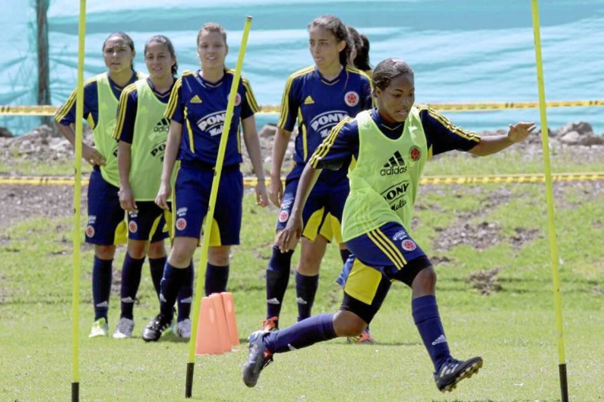 Con intenso trabajo físico la selección Colombia femenina se alista para el Suramericano Sub 20 que se desarrollará en Brasil y que entregará dos cupos al mundial de la categoría. (Foto: Colprensa / VANGUARDIA LIBERAL )