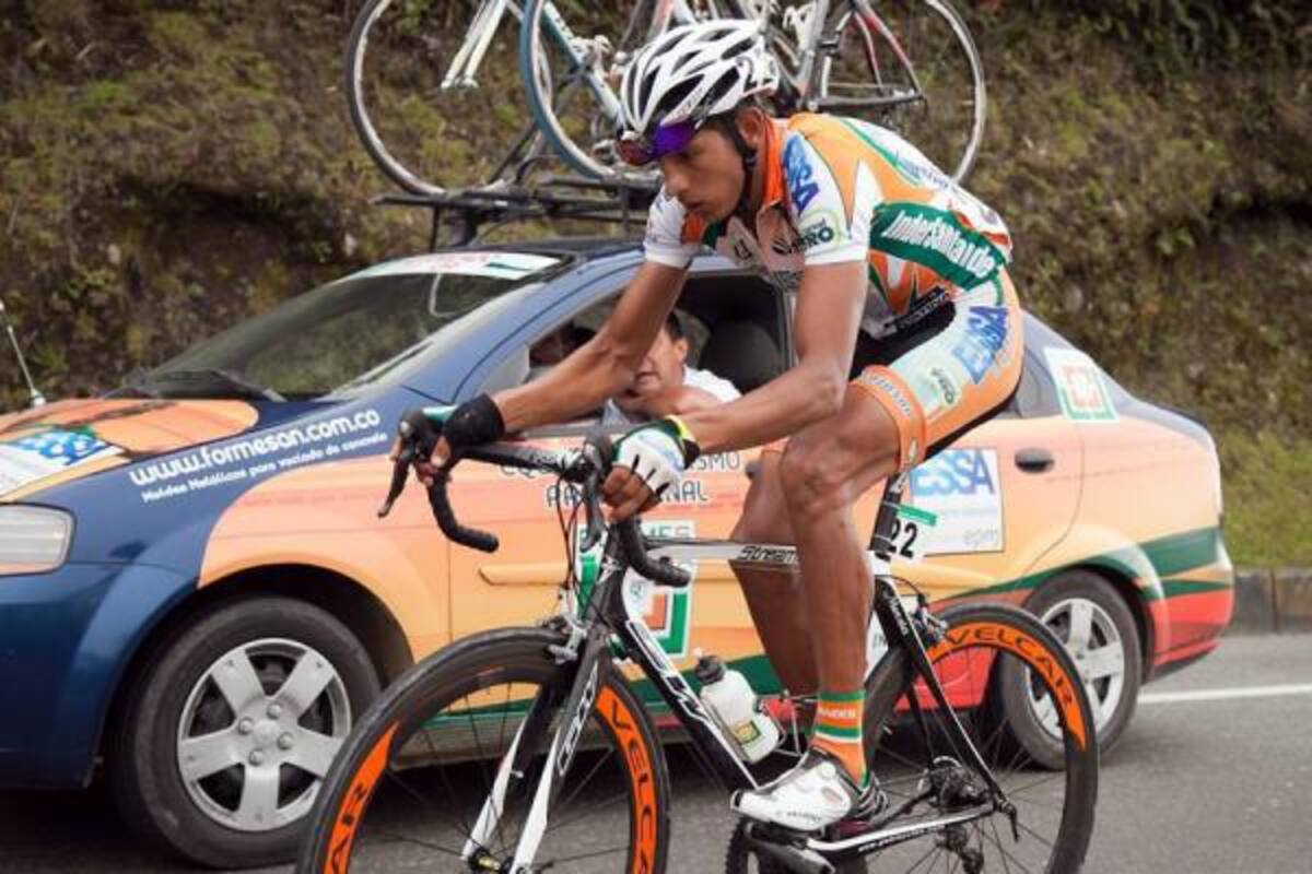 Wilson Marentes se afianza como el mejor pedalista del equipo Formesan - Panachi - Indersantander - Essa - Copetran, ayer fue cuarto en la etapa, se mantiene de 12 en la general individual y está en la cuarta casilla en la clasificación de la regularidad.(Foto: Cortesía www.nuestrociclismo.com / VANGUARDIA LIBERAL)