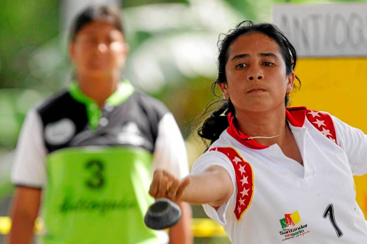 La gran figura de Santander en los XIX Juegos Deportivos Nacionales fue Ivonne Adriana Esparza Obregón, quien ganó oro en el torneo individual y en puntaje individual e hizo parte del equipo que ganó esa modalidad en tejo. (Foto: Archivo / VANGUARDIA LIBERAL)