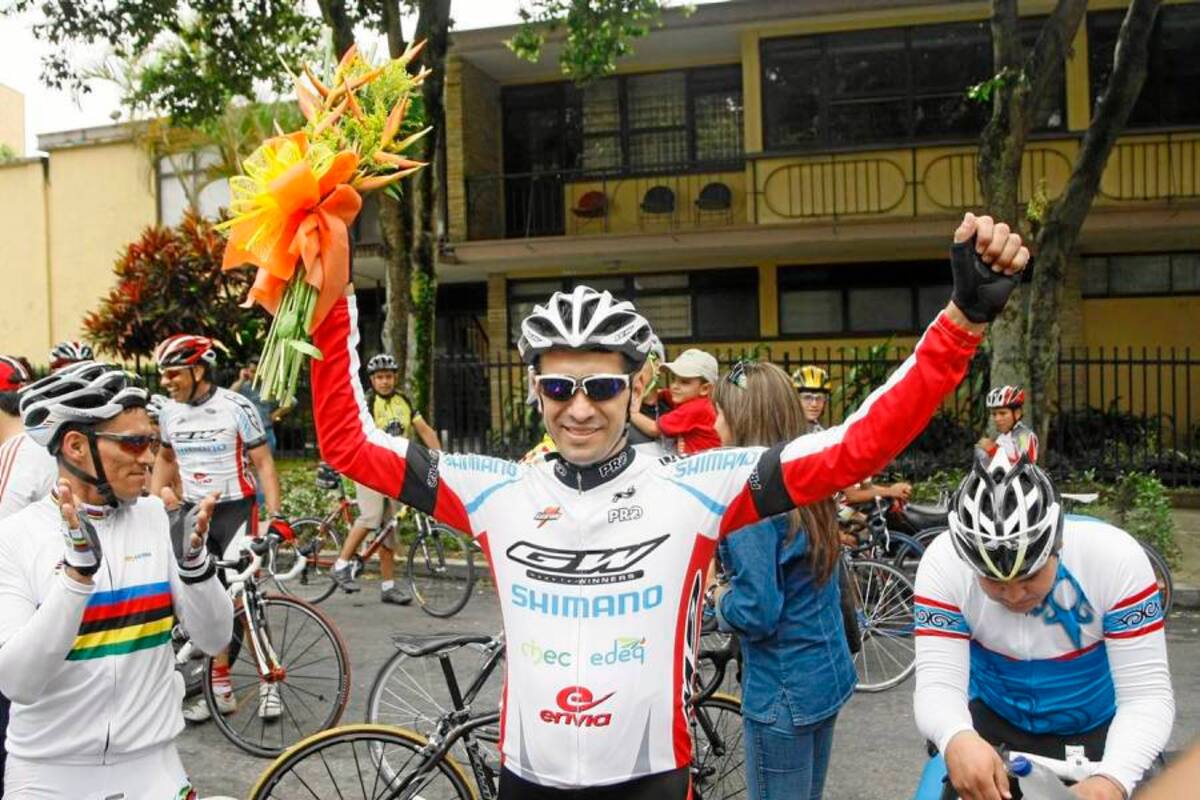 Hernán Buenahora Gutiérrez, nació el 18 de marzo de 1967 en Barichara, Santander. Gran parte de su carrera deportiva la realizó en España ya que luego de debutar como profesional en el equipo Café de Colombia, fue contratado por los grupos, Kelme y Vitalicio Seguros. Participó de las tres Grandes carreras por etapas del calendario mundial: Tour de Francia, Giro de Italia y Vuelta a España. (Foto: César Flórez / VANGUARDIA LIBERAL)
