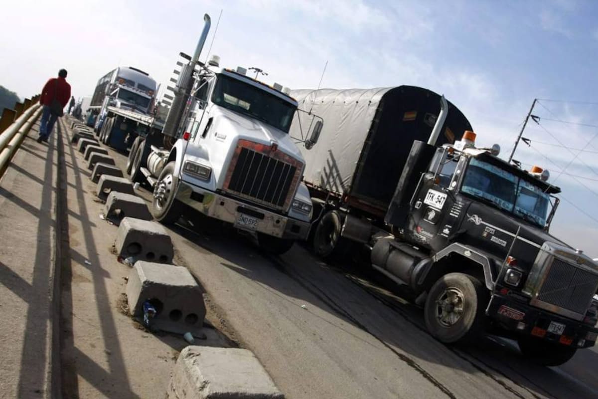 Los gremios involucrados en la cadena de transporte de carga en el país están a la espera de que se expida el decreto de chatarrización. (Foto: Archivo/VANGUARDIA LIBERAL)
