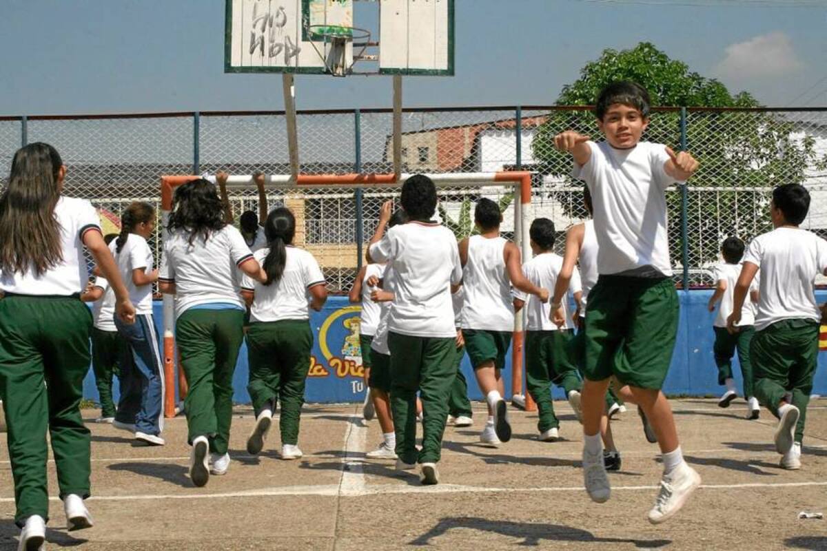 Policía capacita en seguridad a estudiantes de los colegios (Foto: Mauricio Betancourt / VANGUARDIA LIBERAL)