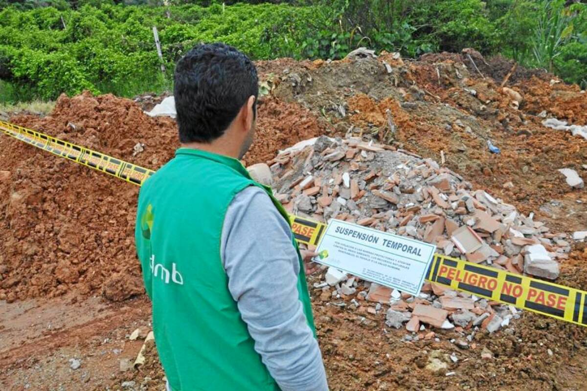 La Corporación señaló que intensifica los operativos de control en el área metropolitana para detectar los lugares en los que se desarrollan prácticas que atentan contra el medio ambiente y las fuentes hídricas. (Foto: Suministrada/VANGUARDIA LIBERAL)