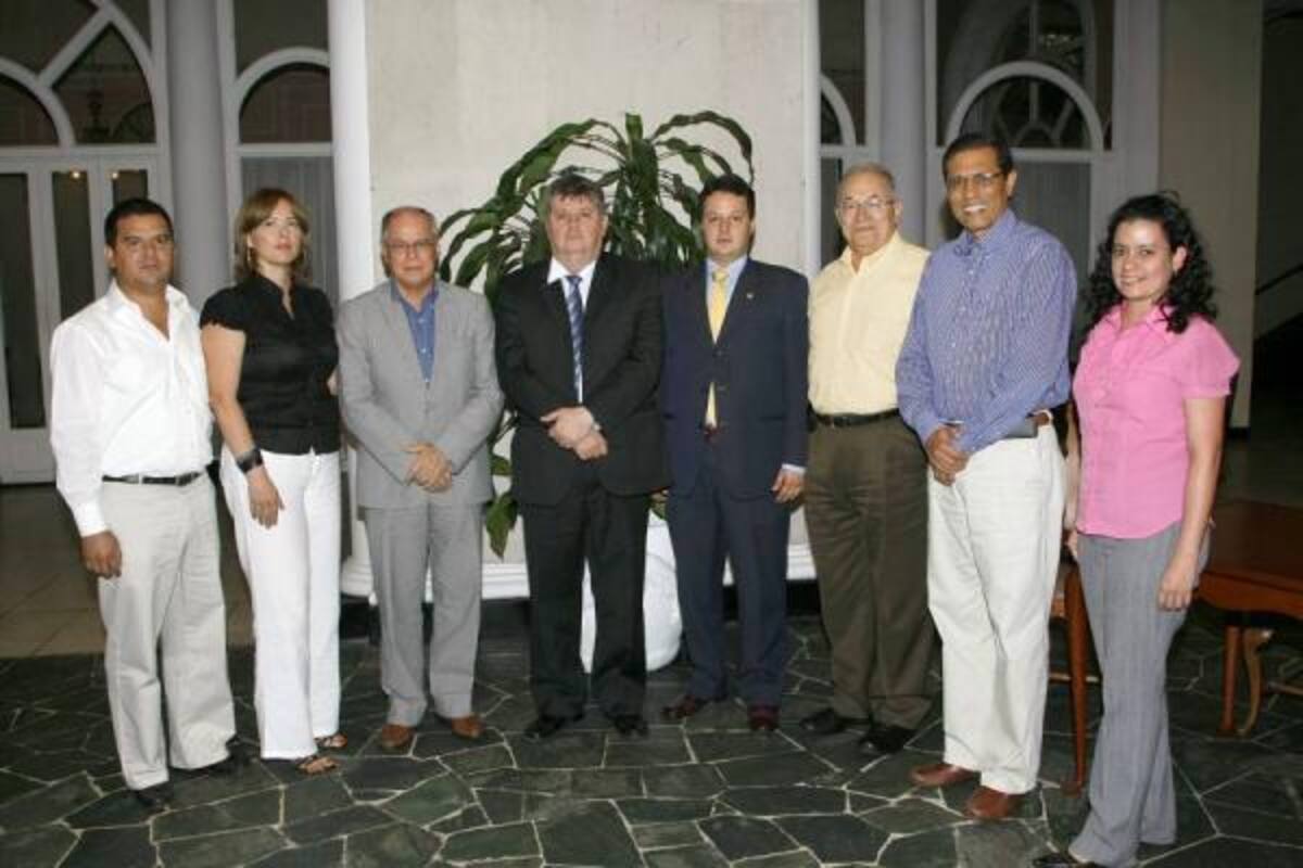 José Vera, Beatriz Jurado, Miguel José Pinilla, Rafael Francisco Uribe, Erwin Rodríguez-Salah, Padre. Eduardo Uribe. S.J., Luis Fernando Durán y Carolina Barrera
