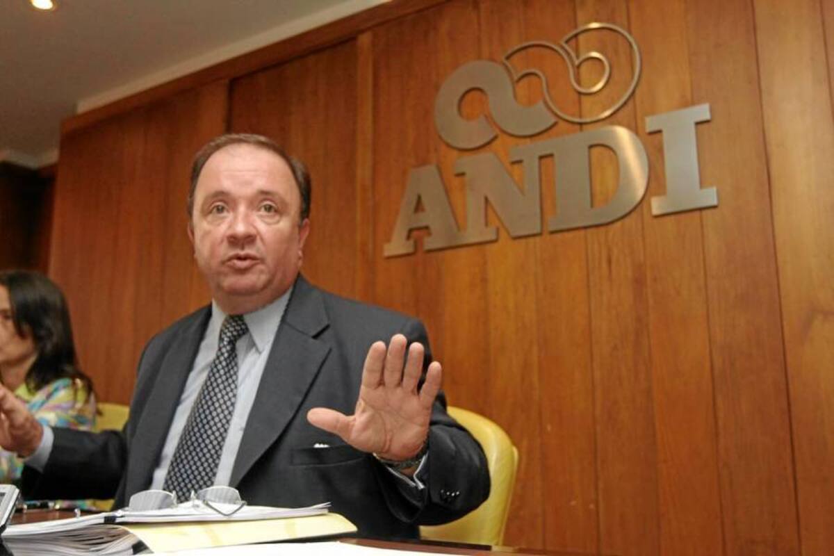 De acuerdo con Villegas, la reforma laboral debe ir más allá de la edad de jubilación. (Foto: Archivo/VANGUARDIA LIBERAL)
