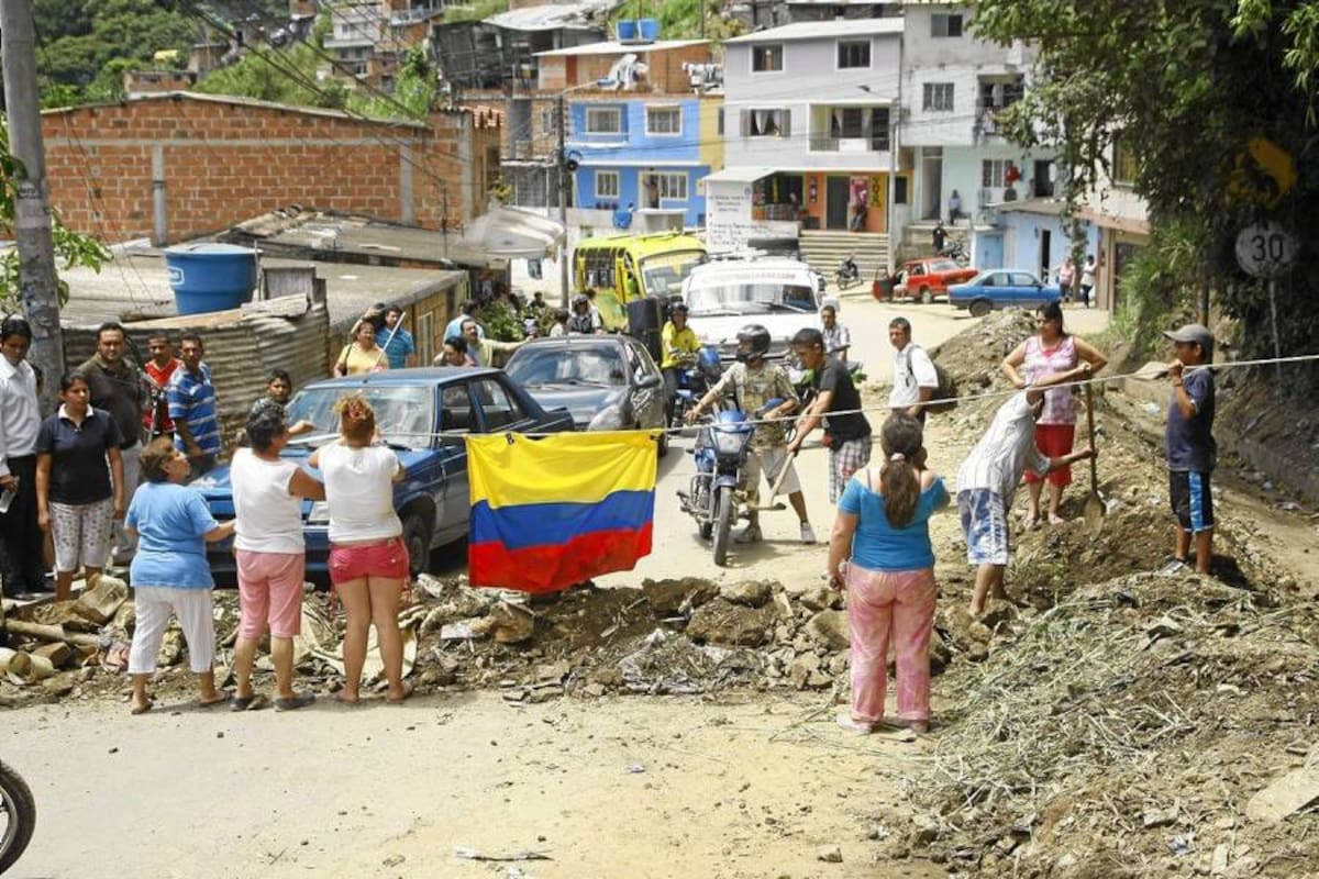 ‘Pedimos que nos ayuden a sacar el pie del barro’ (Foto: César Flórez / VANGUARDIA LIBERAL)