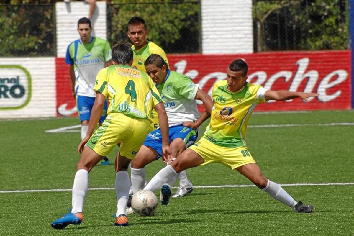 Con su victoria de ayer ante Disfarma, Atlético Bucaramanga se metió en la lista de favoritos al título del Torneo de la Cancha Marte. Los dirigidos por Óscar Vesga están mostrando buen fútbol. (Foto: Jaime del Río / VANGUARDIA LIBERAL)