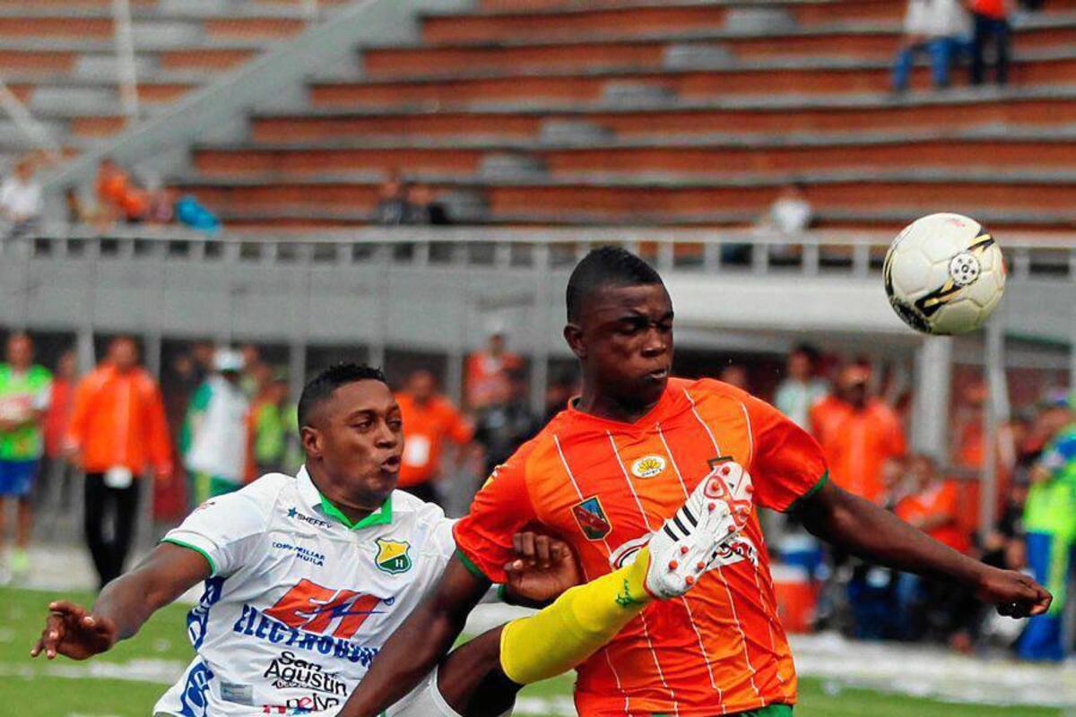 Envigado y Atlético Huila igualaron 1 – 1, pero son dos de los animadores de la Liga Postobón. Los antioqueños se ubican en el tercer lugar y los ‘opitas’ en el liderato junto a Tolima. (Foto: Colprensa / VANGUARDIA LIBERAL)