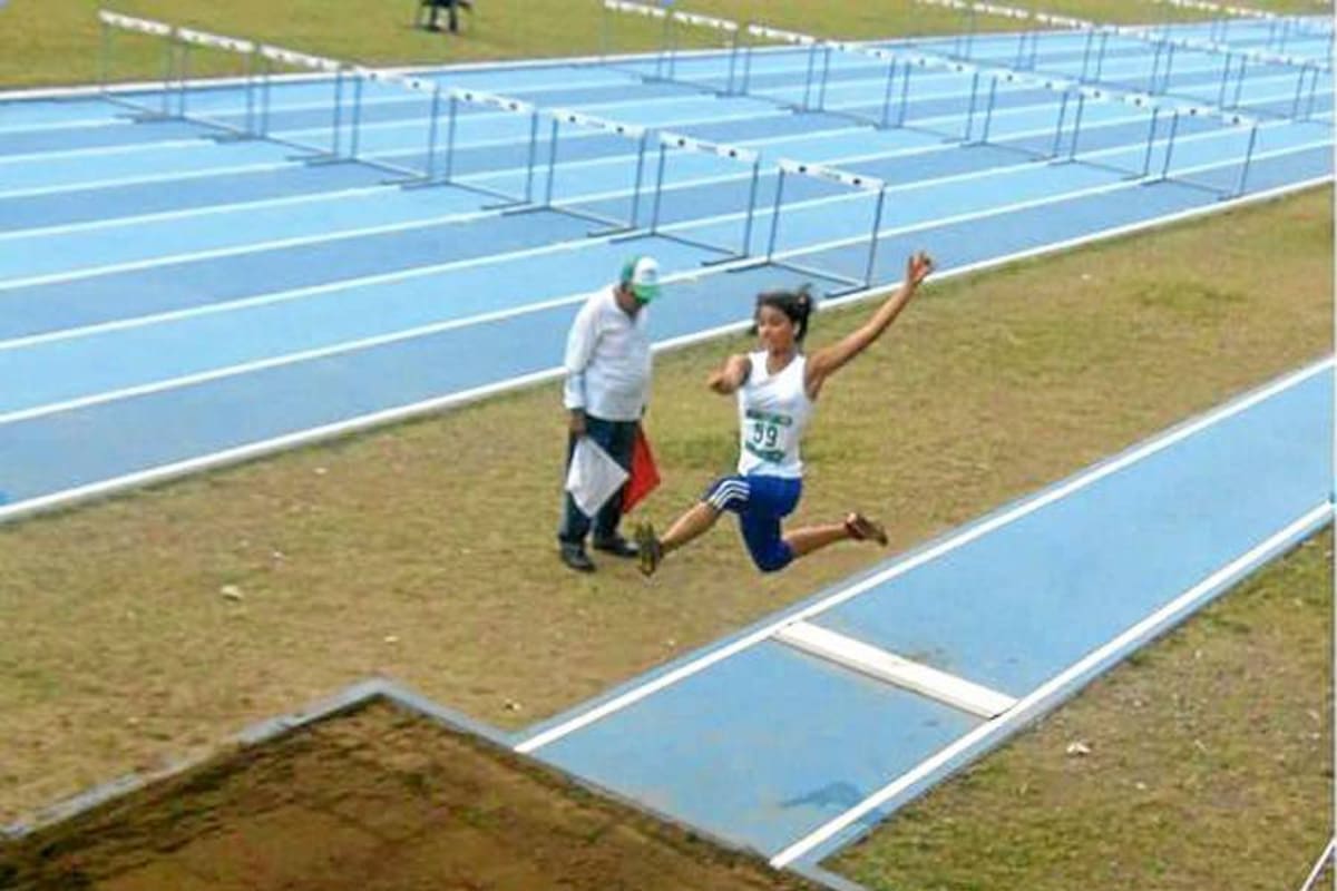 La atleta santandereana María Paula González Wandurraga obtuvo la medalla de oro en la prueba del heptatlón con 4.125 puntos, durante el Campeonato Nacional categoría menores cumplido en Turbo, Antioquia. (Foto: Suministrada / VANGUARDIA LIBERAL )