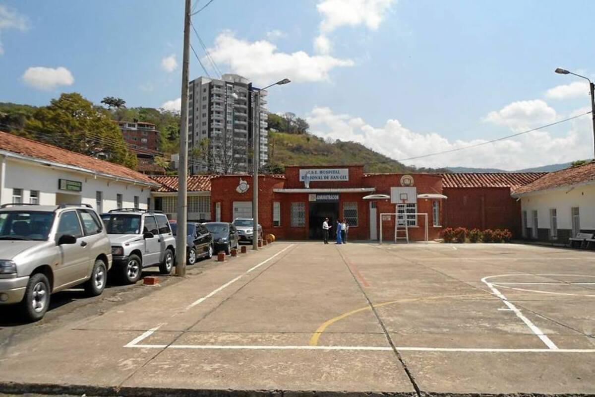El delegado de la Gobernación manifiesta el interés del departamento en adelantar el proceso de meritocracia para la elección de gerentes de la red pública hospitalaria de Santander. (Foto: Nancy Acuña R /VANGUARDIA LIBERAL)
