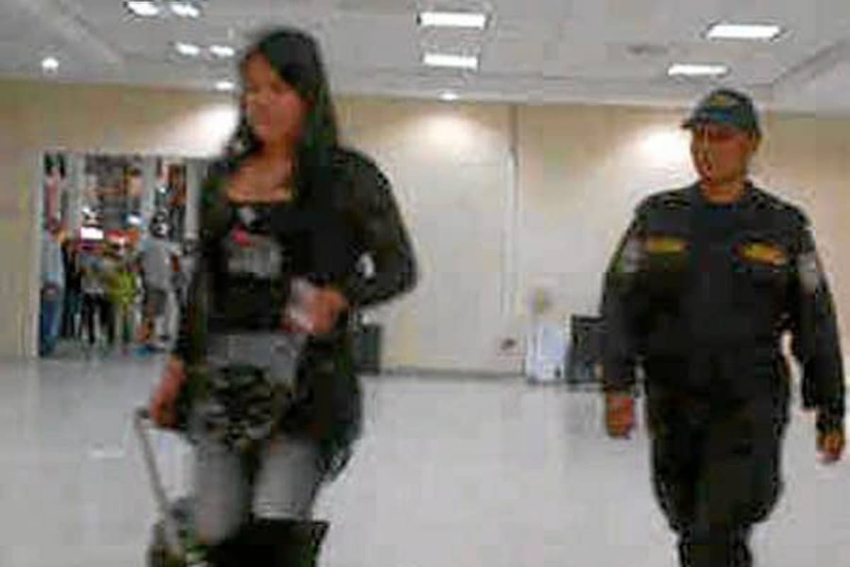 Miembros de la Policía de Fronteras capturaron a la ciudadana colombiana que se aprestaba a tomar un vuelo en el aeropuerto de la ciudad hondureña. (Foto: Tomada de Internet / VANGUARDIA LIBERAL)