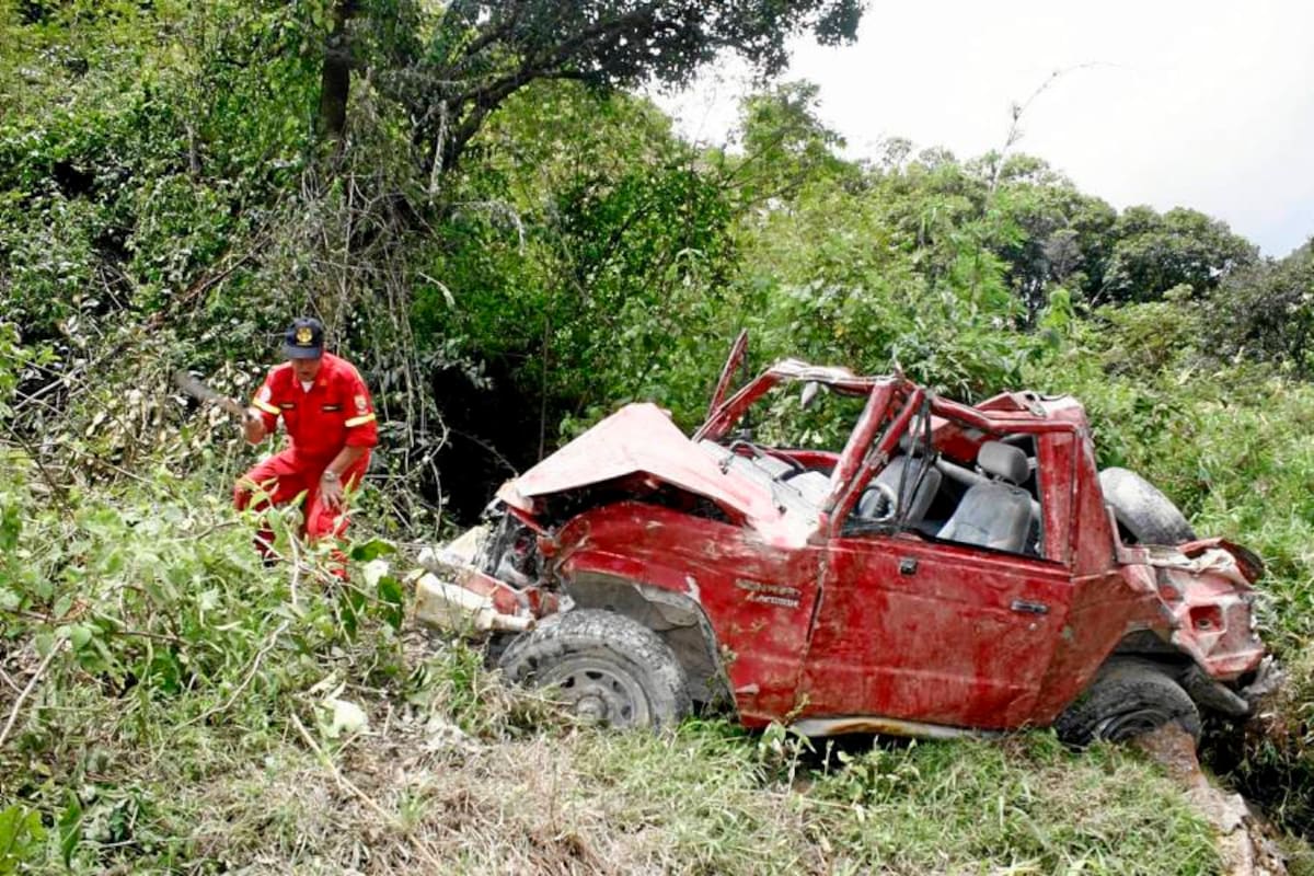Así quedó el vehículo después del suceso. Según la Policía de Santander, el exceso de velocidad sería la causa de este accidente