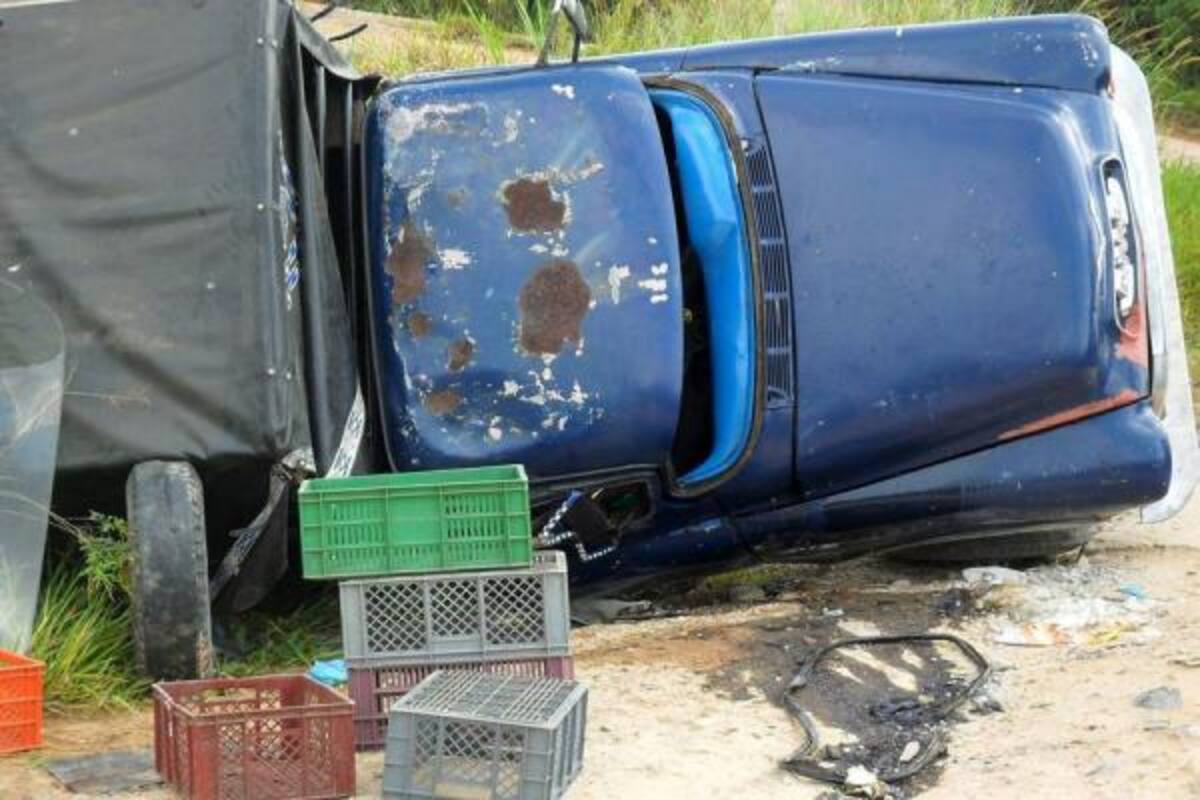 En este camión que perdió los frenos se movilizaba la víctima fatal, un joven de 25 años que murió mientras recibía atención médica.(Foto: Archivo / VANGUARDIA LIBERAL)