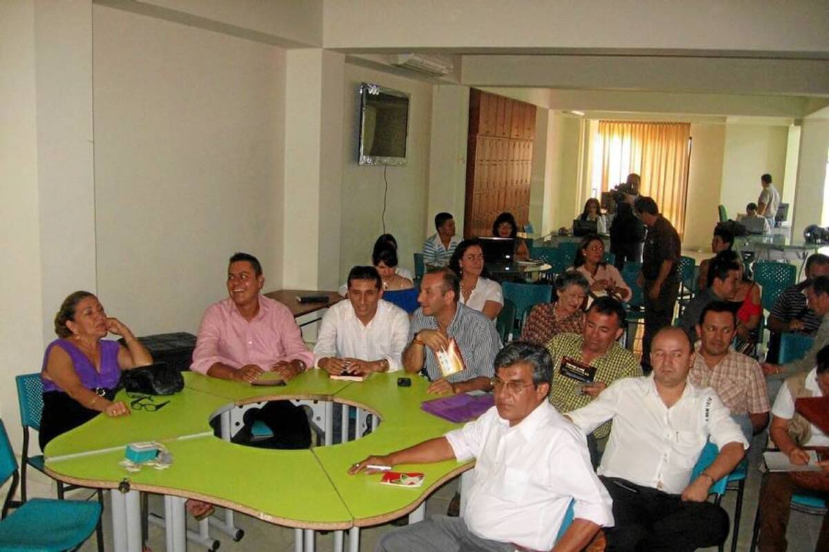 Alcaldes de los municipios de Socorro, Oiba, Suaita, entre otros, empresarios de las unidades productivas y propietarios de fincas agroturísticas, fueron convocados por el Sena para la socialización Proyecto Agroturístico de la Ruta Comunera. (Foto: Nancy Gómez /VANGUARDIA LIBERAL )