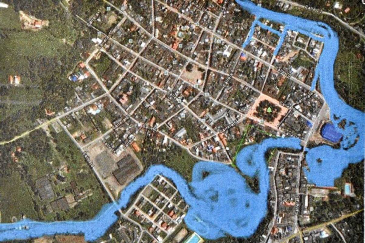 fotografía satelital que da cuenta de la última inundación ocurrida en Moniquirá, el pasado mes de Abril de 2012, y las áreas que afectó en el casco urbano de esta ciudad (Foto: Suministrada/VANGUARDIA LIBERAL)