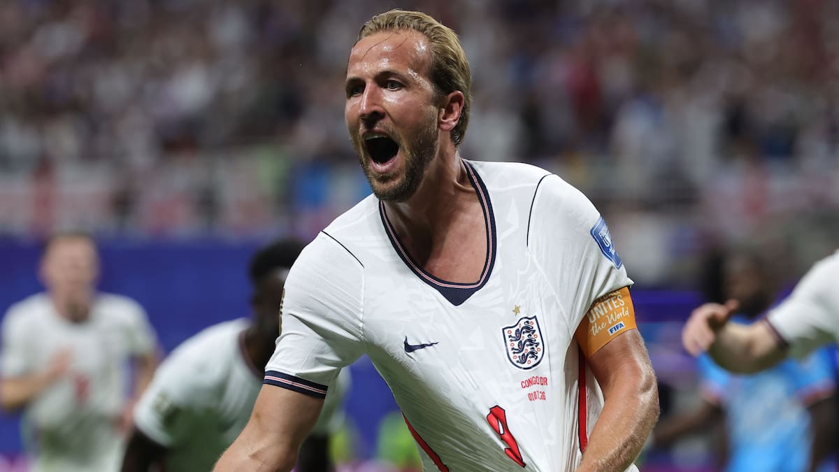 Dos goles de Harry Kane en un margen de once minutos, entre el 75 y el 86, dieron la vuelta al marcador contra la República Democrática del Congo (2-1) y clasificaron a Inglaterra para los octavos de final del Mundial 2026, en los que se enfrentará a la selección de México. EFE/EPA/CRISTOBAL HERRERA-ULASHKEVICH