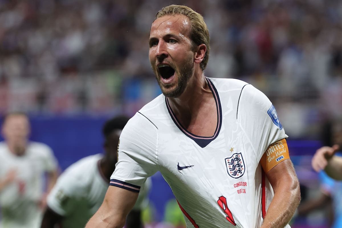 Dos goles de Harry Kane en un margen de once minutos, entre el 75 y el 86, dieron la vuelta al marcador contra la República Democrática del Congo (2-1) y clasificaron a Inglaterra para los octavos de final del Mundial 2026, en los que se enfrentará a la selección de México. EFE/EPA/CRISTOBAL HERRERA-ULASHKEVICH