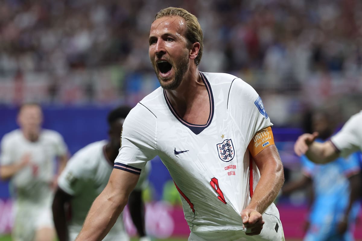Dos goles de Harry Kane en un margen de once minutos, entre el 75 y el 86, dieron la vuelta al marcador contra la República Democrática del Congo (2-1) y clasificaron a Inglaterra para los octavos de final del Mundial 2026, en los que se enfrentará a la selección de México. EFE/EPA/CRISTOBAL HERRERA-ULASHKEVICH
