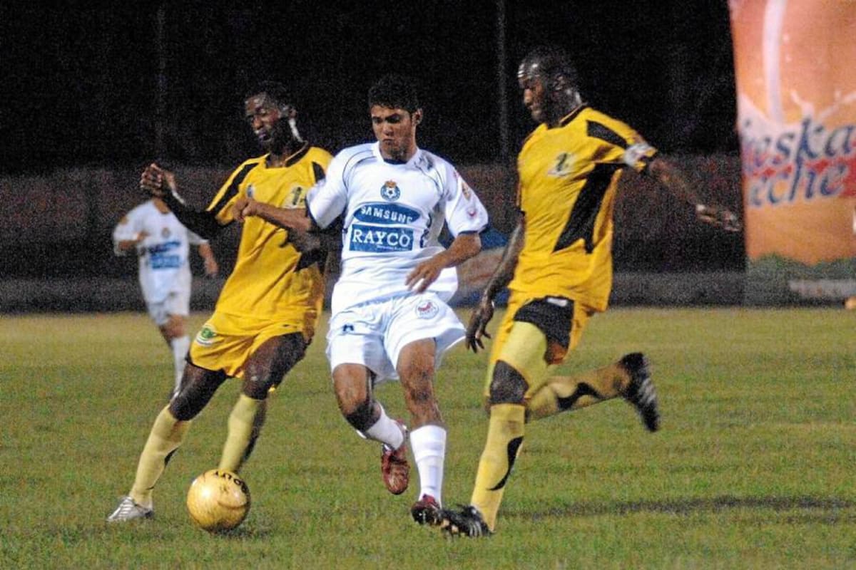 Esta tarde a las 3:00 p.m. Alianza Petrolera juega su primer partido en Guarne de los cuadrangulares semifinales ante Universitario de Popayán. (Foto: Archivo/VANGUARDIA LIBERAL)