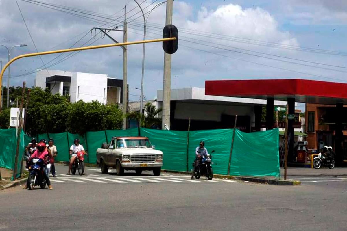 A partir del próximo lunes, este tramo de la Avenida Circunvalar estará cerrado. La calzada anexa será habilitada para recibir los vehículos en ambos sentidos. (Foto: Édgar Pernett/VANGUARDIA LIBERAL)