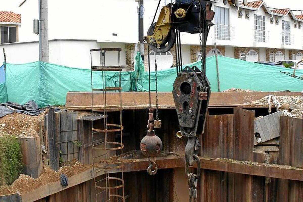 Obras del Colector El Ferrocarril están suspendidas hace ocho días (Foto: Edgar Pernett/VANGUARDIA LIBERAL)