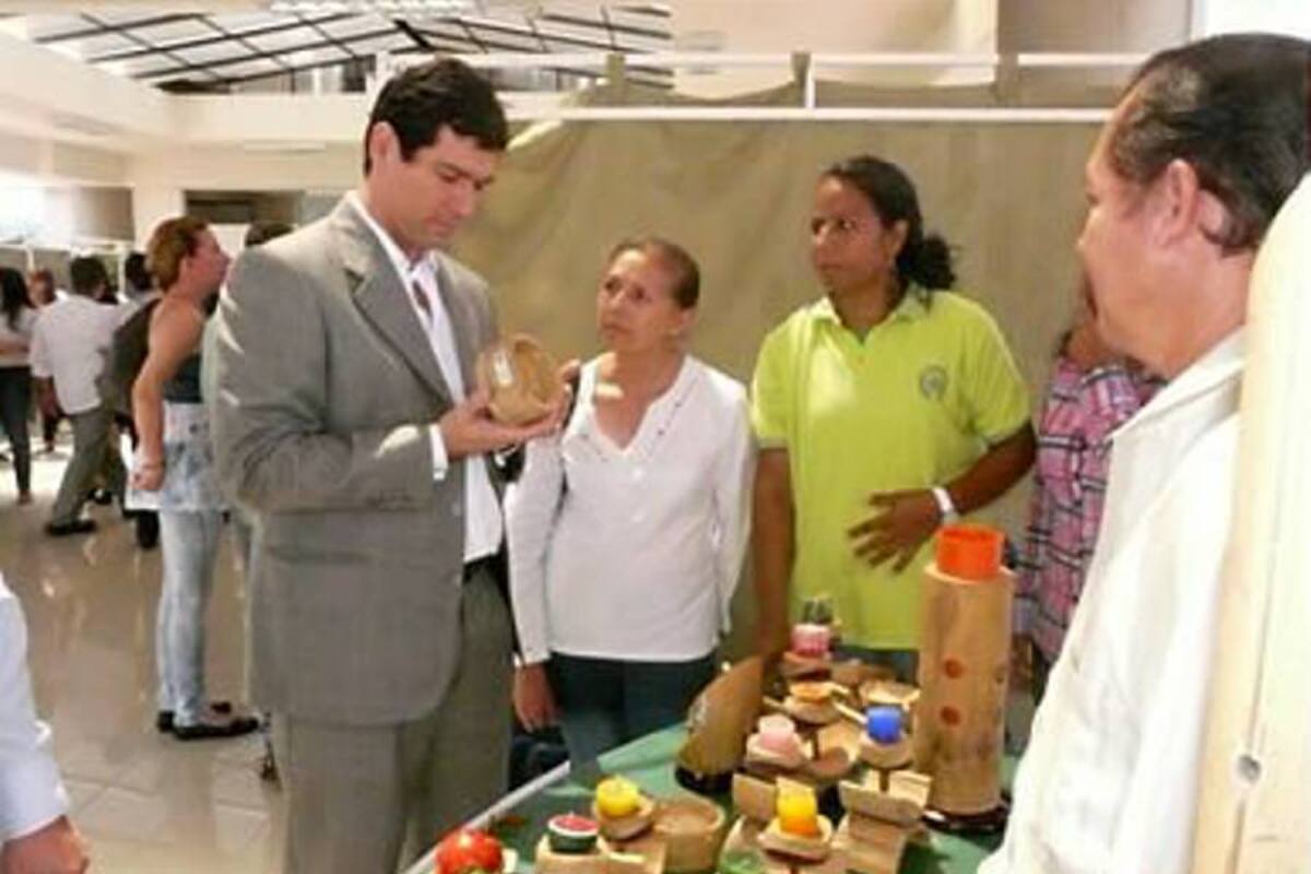 Durante la jornada, en uno de los pabellones de Cenfer, se hará una muestra de todos los productos en calzado, confecciones, cuero, marroquinería, accesorios, joyería y artesanías que se producen bajo la formación del Sena, Regional Santander. (Foto: / VANGUARDIA LIBERAL)