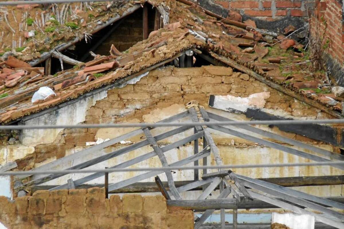 Predios de Metrolínea, cerca a la UIS, siguen abandonados (Foto: Foto: Nelson Díaz / VANGUARDIA LIBERAL)