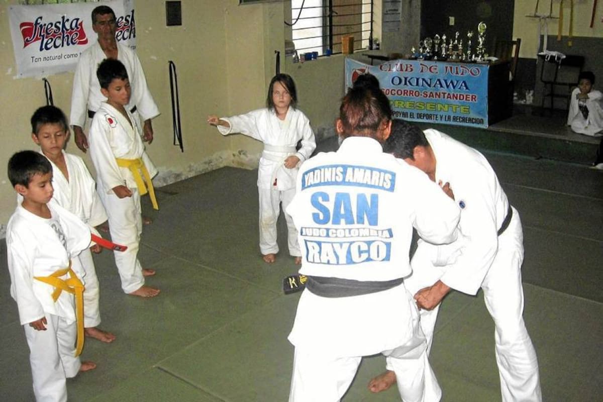 16 judokas del Club de Judo Okinawa del Socorro, afiliado a la Liga de Judo de Santander, se enfrentaron durante el Tercer Campeonato Departamental. Agradecieron la colaboración al Instituto de Deporte y Recreación y a padrinos como Alexander Bautista y Raúl Tapias, quienes aportaron para el desplazamiento de los atletas a Bucaramanga. (Foto: Nancy Gómez /VANGUARDIA LIBERAL)