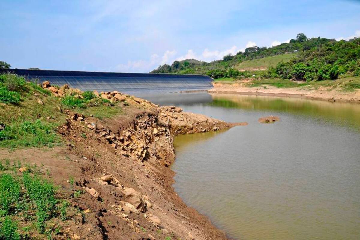 Un leve aumento del nivel del embalse de la Honda, se registra debido a la presencia de las lluvias de los últimos días, 60 centímetros subió la cota de almacenamiento en esta represa. (Foto: Luis Fernando Martínez Vargas/VANGUARDIA LIBERAL)