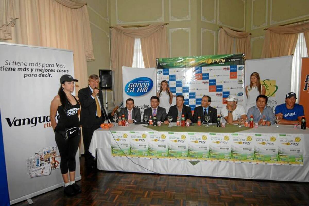 Con la presencia de los principales medios de comunicación de Santander, se realizó ayer en el Club del Comercio de Bucaramanga el lanzamiento del Challenger Tour Seguros Bolívar Open de Tenis, que comenzará el próximo domingo. (Foto: César Flórez / VANGUARDIA LIBERAL )
