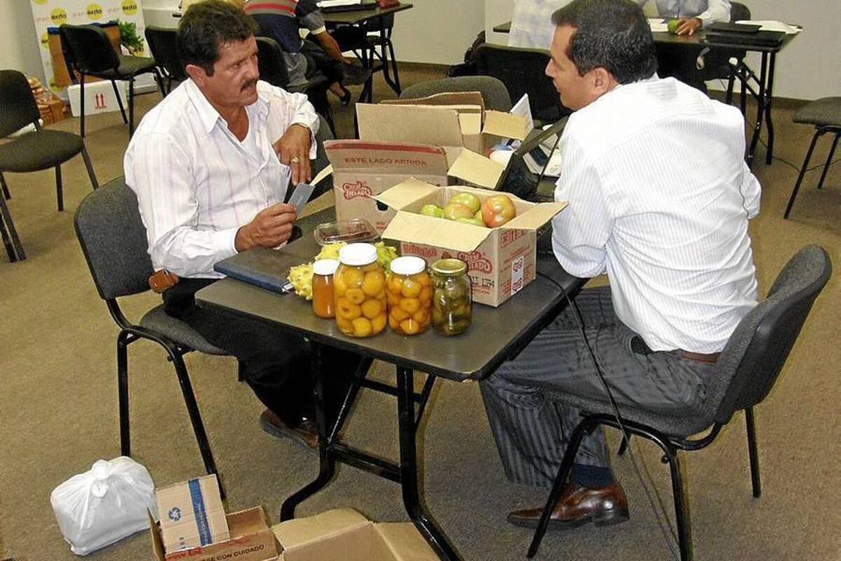 Los productores de frutas y hortalizas de Santander y Norte de Santander evaluaron las posibilidades para llegar a abastecer los almacenes del Grupo Éxito locales y del país. (Foto: Javier Gutiérrez/VANGUARDIA LIBERAL )