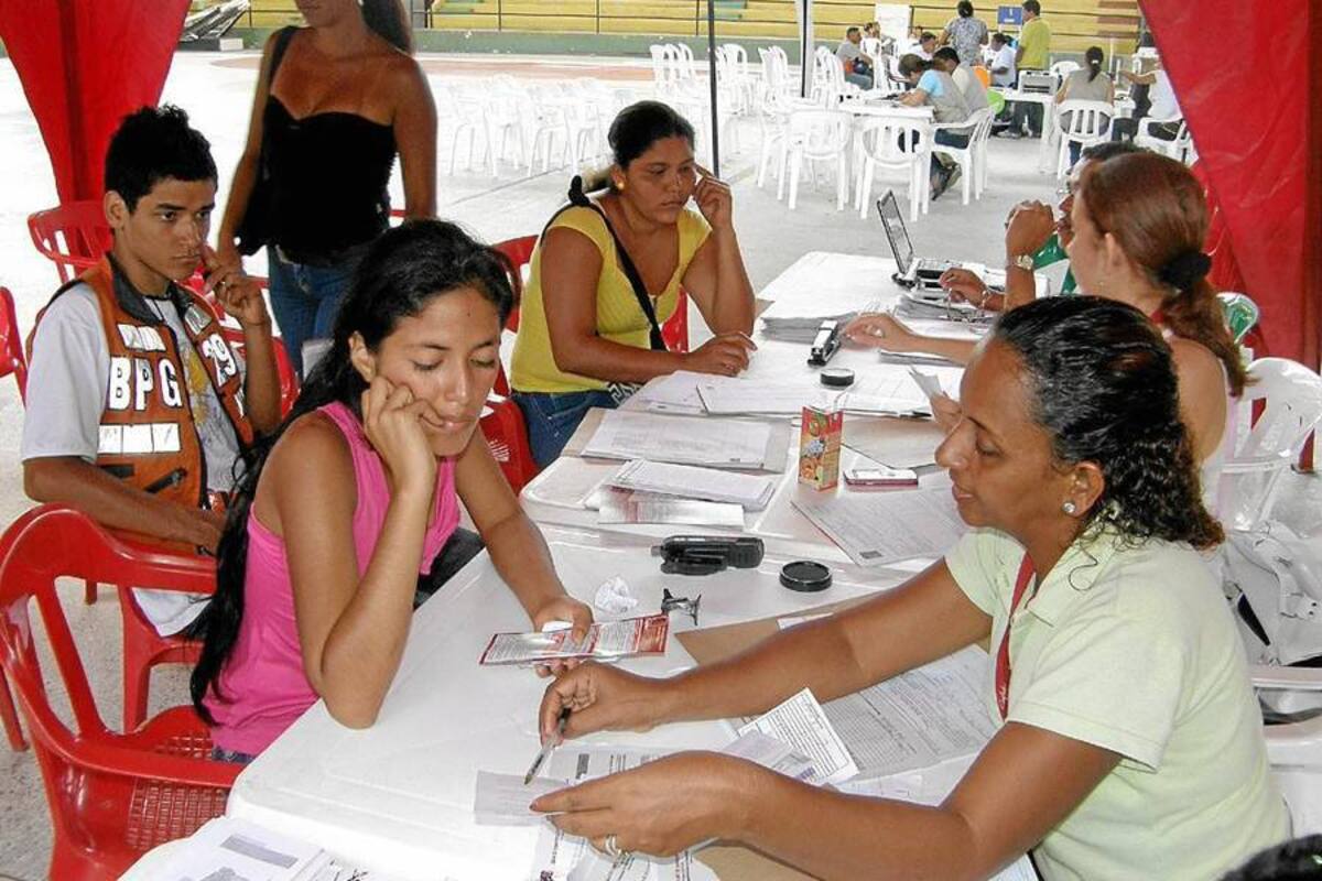 Las Eps-s habilitadas en Girón estarán en la biblioteca Isaías Duarte para vincular a la población y así garantizarles el servicio de salud. (Foto: Archivo/VANGUARDIA LIBERAL)