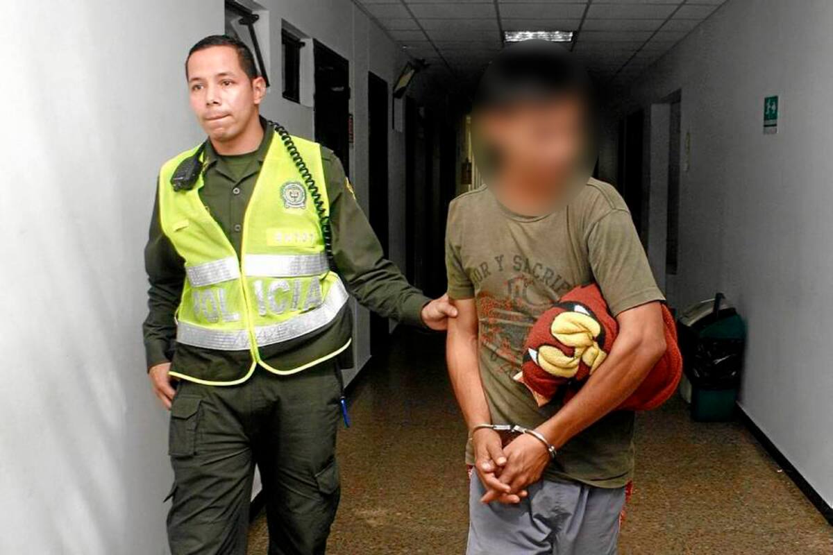 El capturado es procesado por el delito de acceso carnal violento, por lo que fue enviado a la Cárcel Modelo de Bucaramanga.